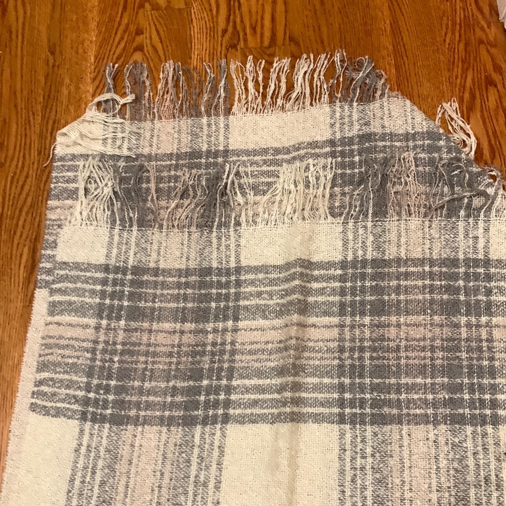 Women’s LOFT scarf